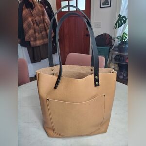 PLG Portland Leather Goods Medium Tote in rare color Almond HIDE STAMP!!